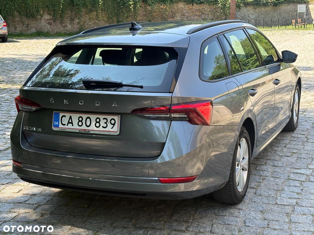 Skoda Octavia 2.0 TDI Ambition DSG - 4