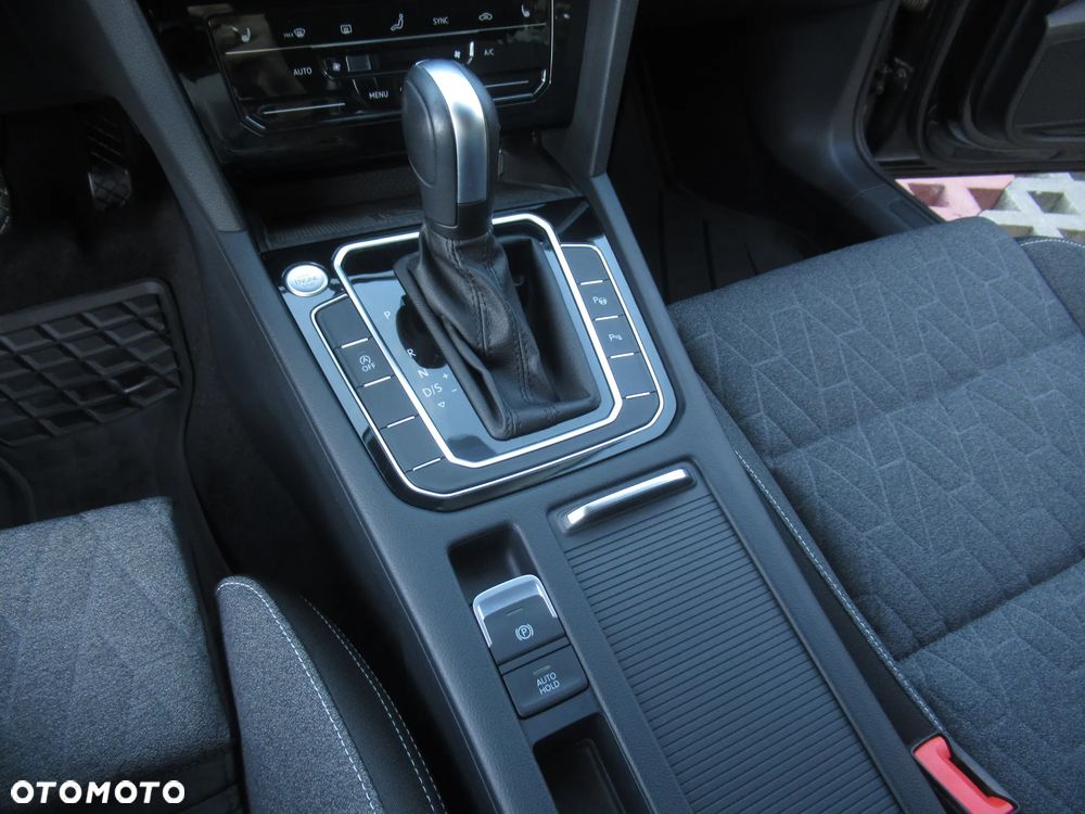 Volkswagen Passat 2.0 TDI EVO Business DSG - 16