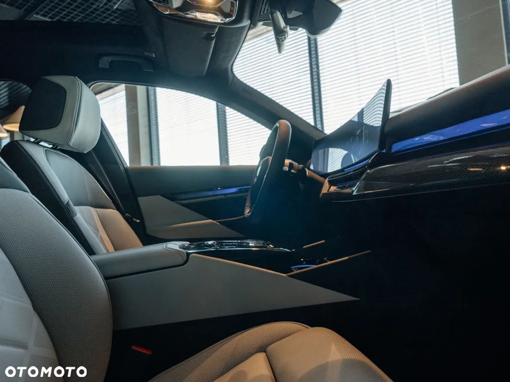 BMW Seria 5 540d xDrive - 9