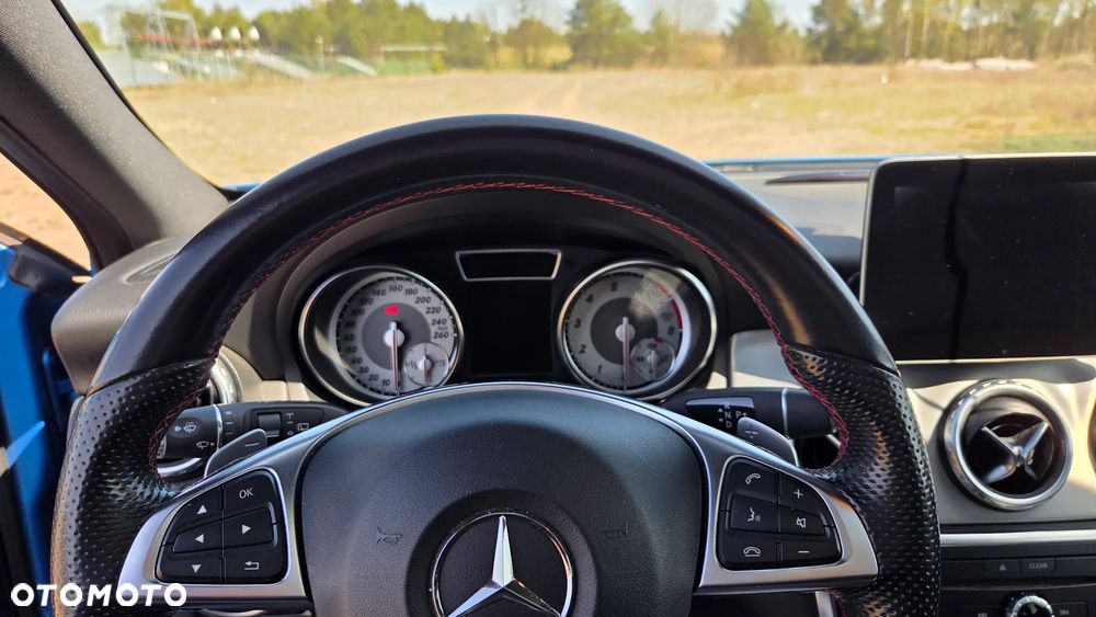 Mercedes-Benz GLA 200 7G-DCT AMG Line - 21