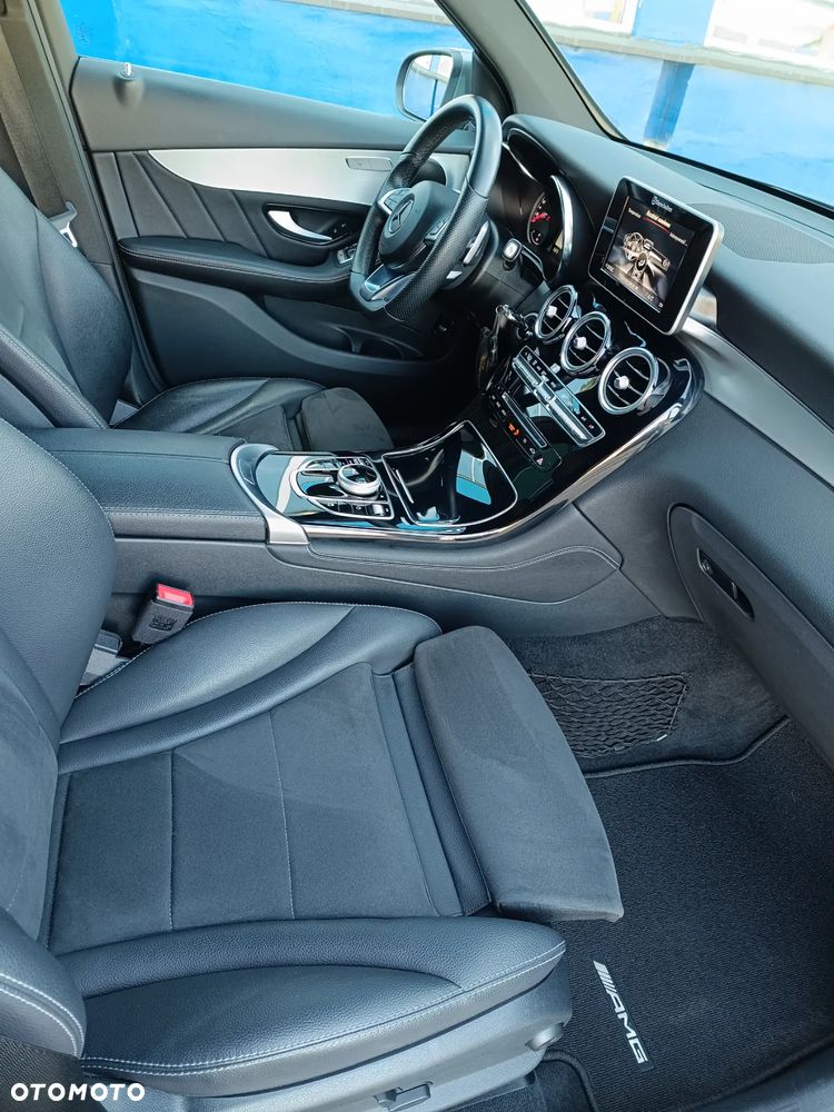 Mercedes-Benz GLC 220 d 4Matic 9G-TRONIC AMG Line - 26