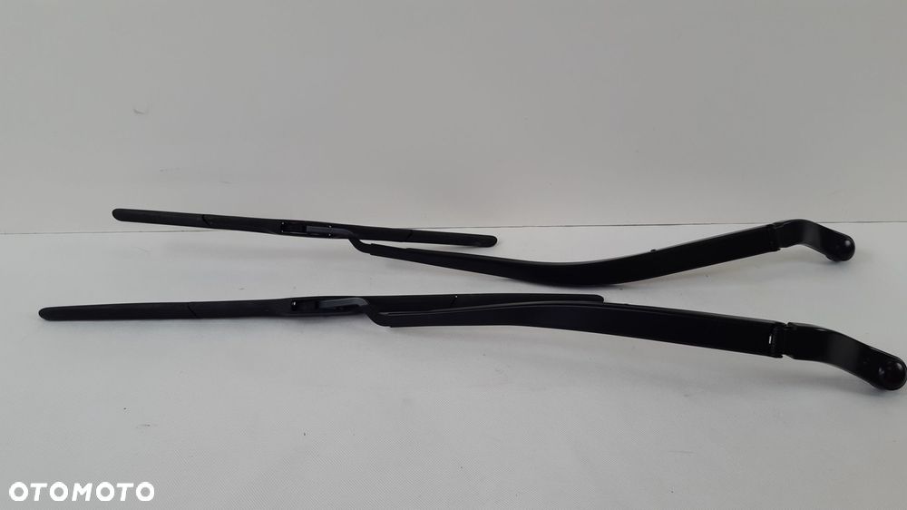 CHRYSLER PACIFICA 16- RAMIONA WYCIERACZEK - 2