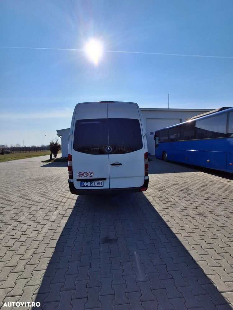 Mercedes-Benz Sprinter - 13