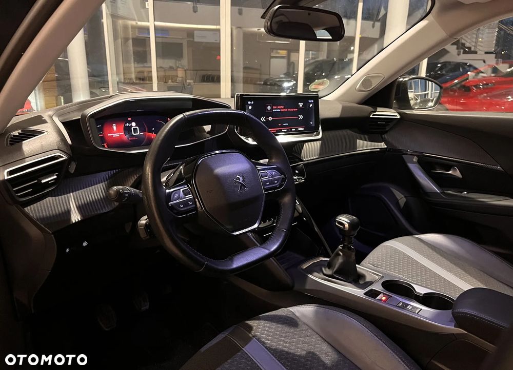 Peugeot 2008 PureTech 130 Allure - 10