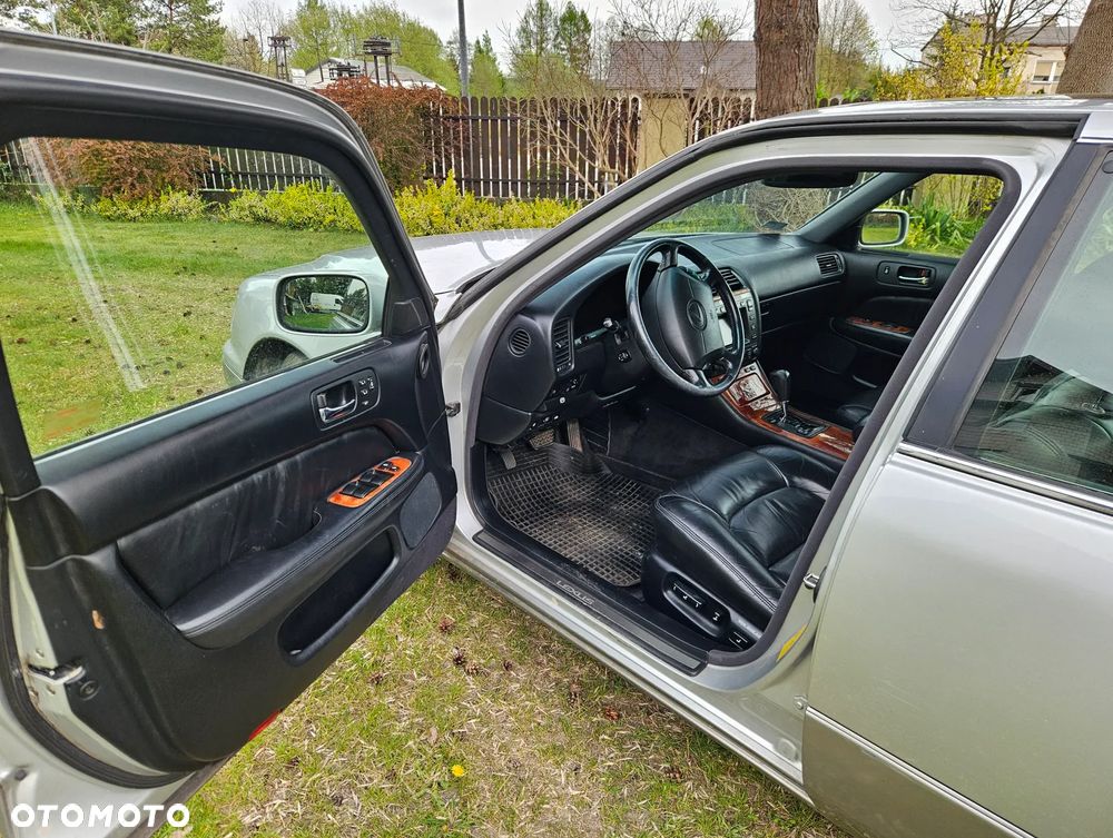 Lexus LS Standard - 14