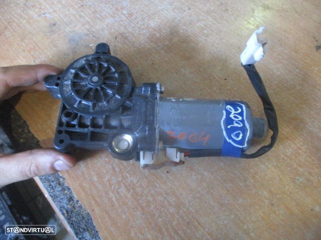 Motor Elevador Vidro 0130821911 TOYOTA COROLLA 1998 1.6I 16V 110CV 5P CINZA FD TOYOTA COROLLA 1998 1.6I 16V 110CV 5P CINZA TE - 4