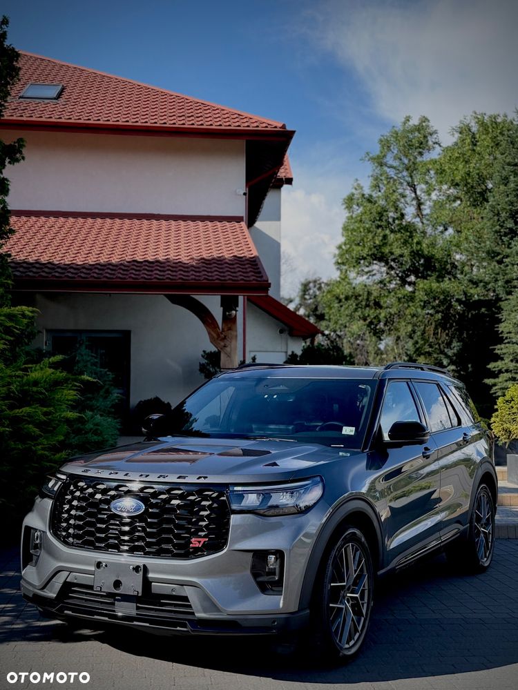 Ford Explorer - 1