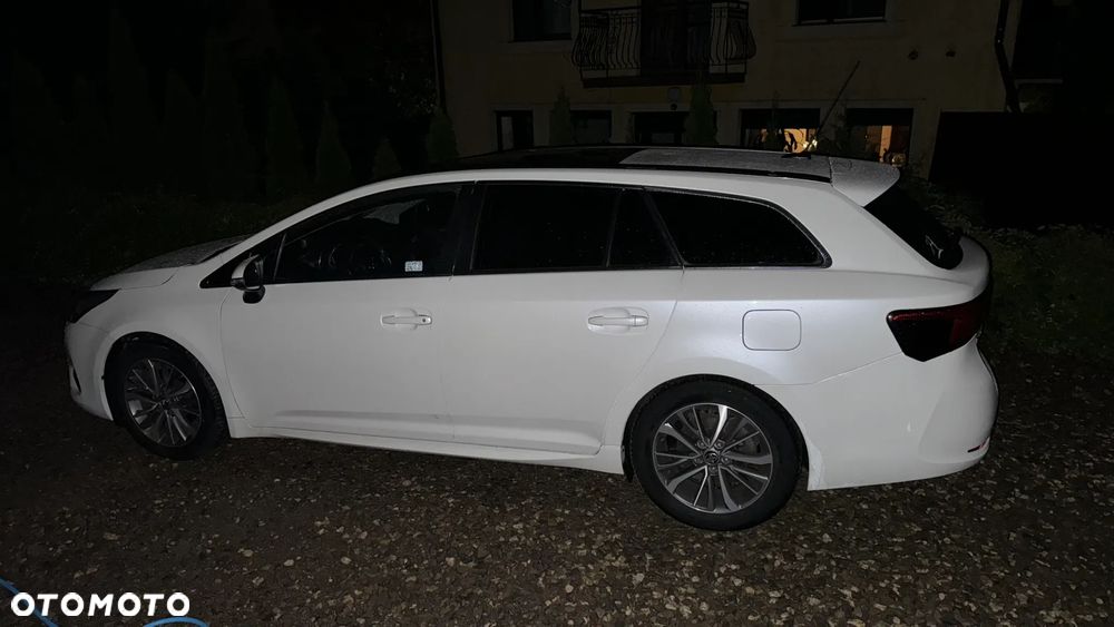 Toyota Avensis 2.0 D-4D Premium - 7