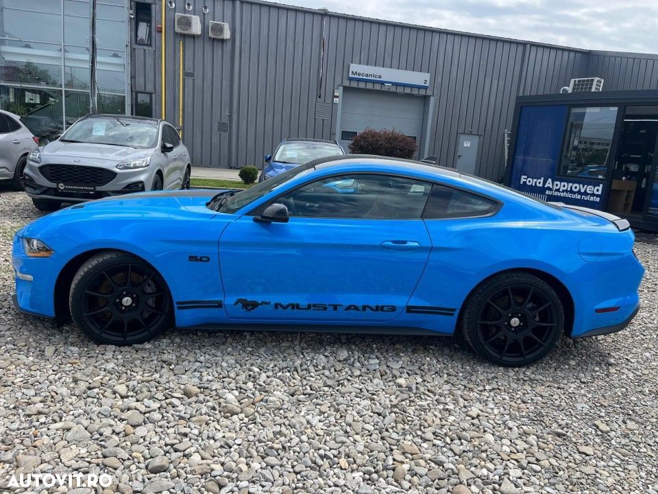 Ford Mustang - 4