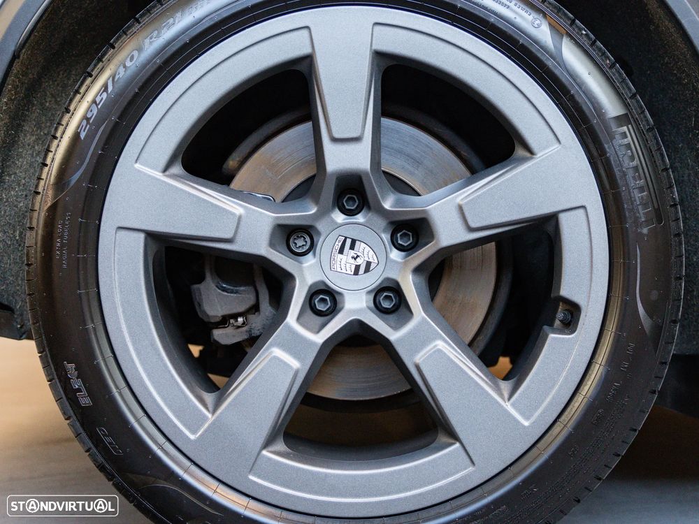 Porsche Macan Electric 4 - 19