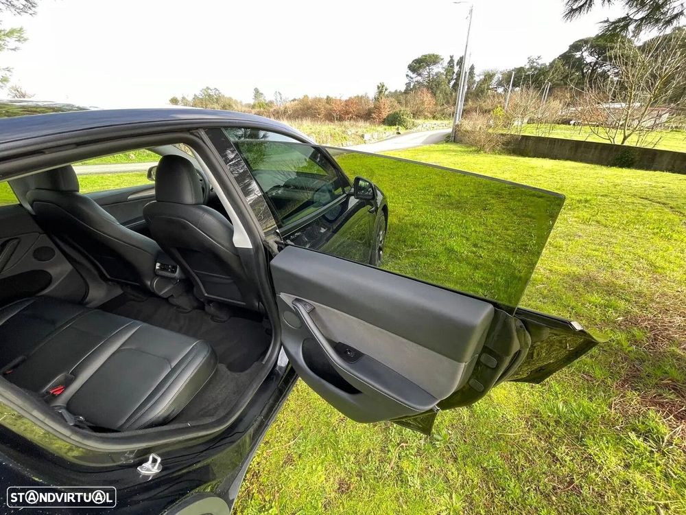 Tesla Model Y Performance Dual Motor AWD - 25