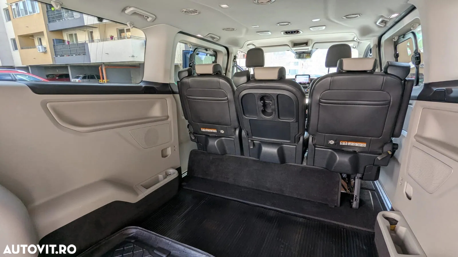 Ford Tourneo Custom Bus 320 2.0 EcoBlue 185 CP L2H1 Titanium X Aut. - 24