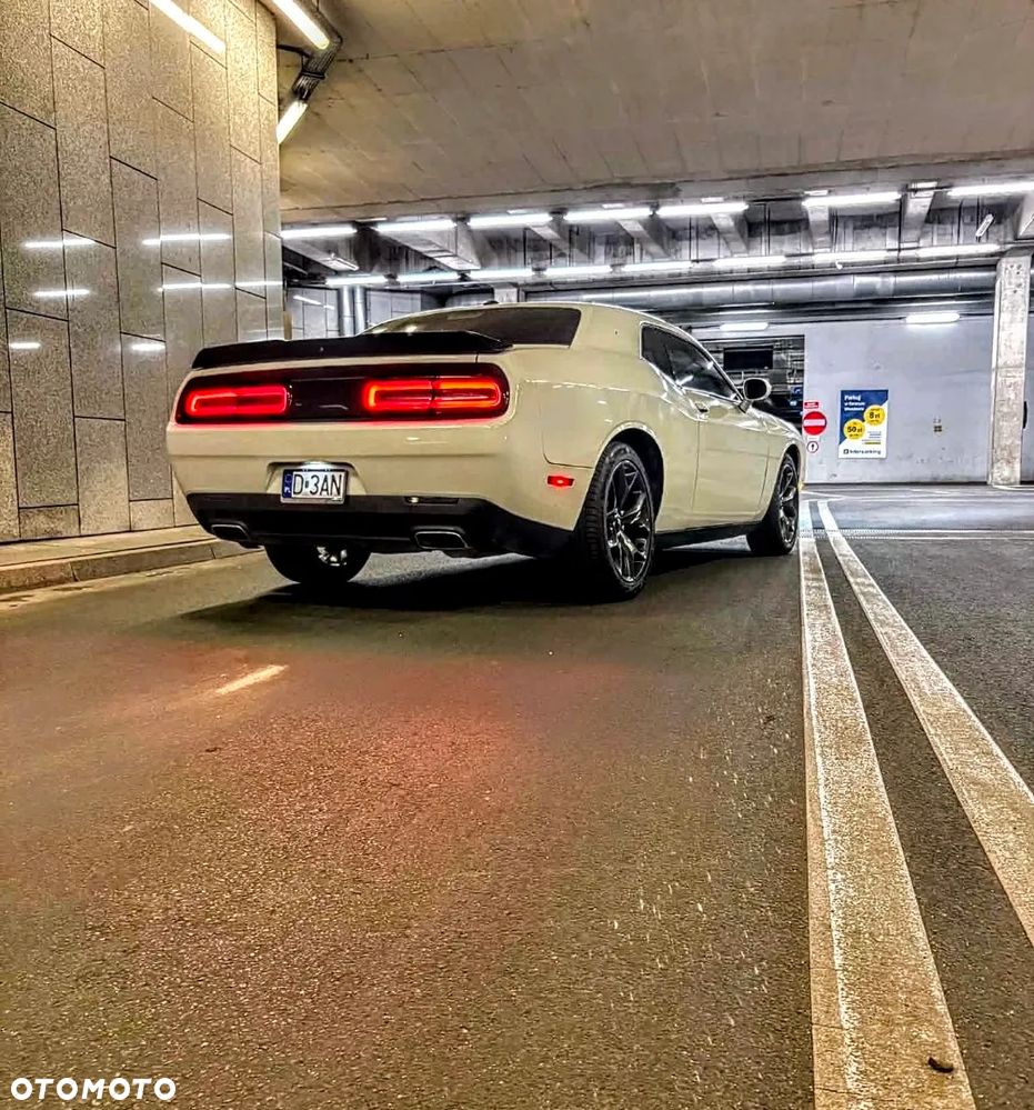 Dodge Challenger 3.6 SXT - 3