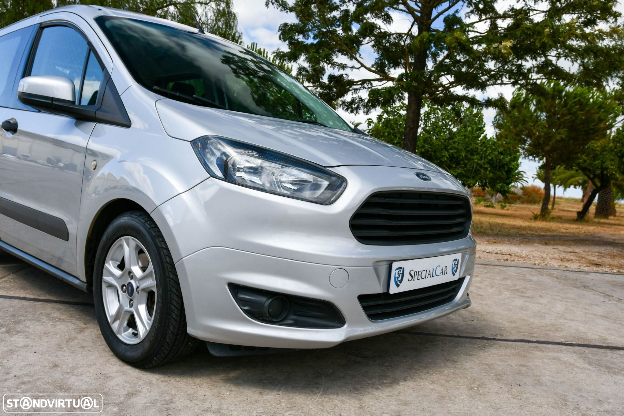 Ford Tourneo Courier 1.0 EcoBoost Titanium - 9