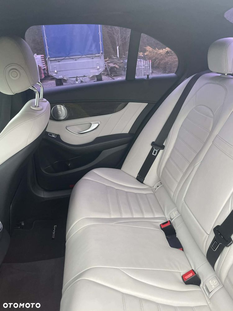 Mercedes-Benz Klasa C AMG 43 4Matic 9G-TRONIC - 16