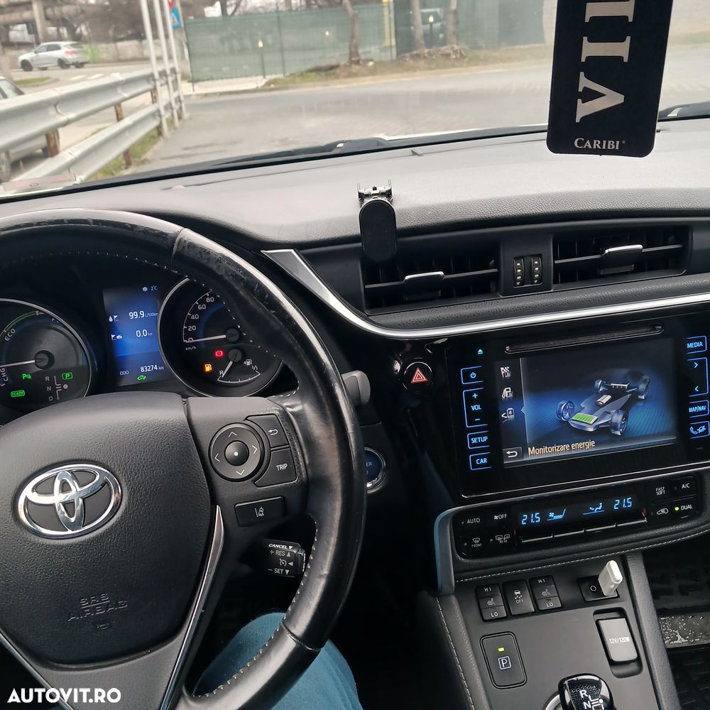 Toyota Auris 1.8 L VVT-i HSD Sol - 8