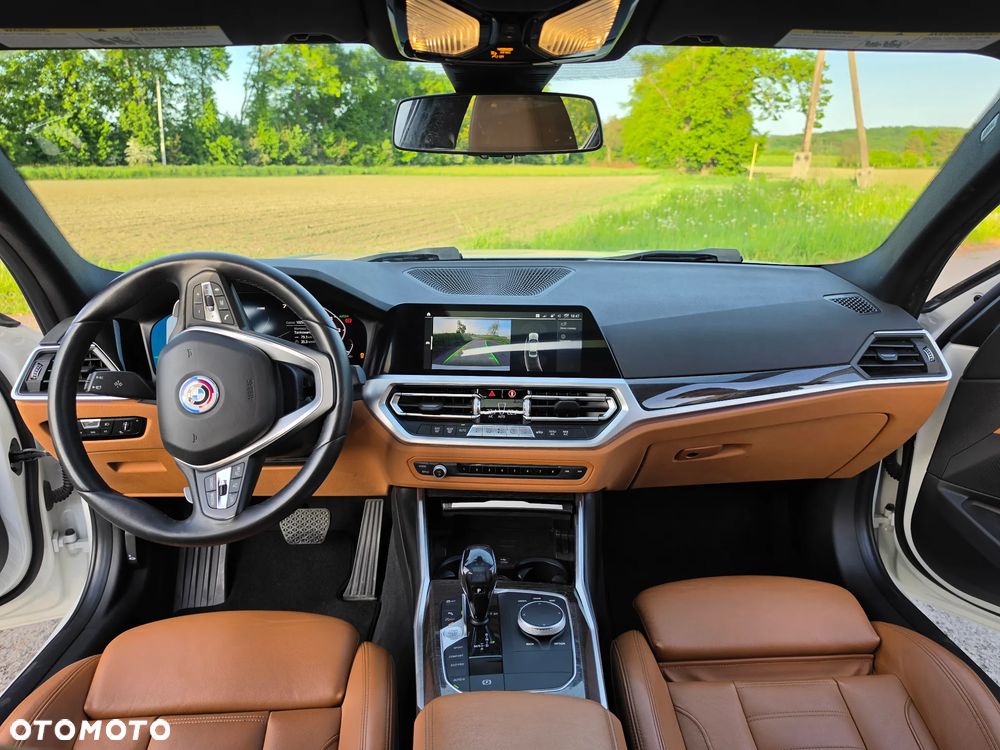 BMW Seria 3 330i Sport Line sport - 15