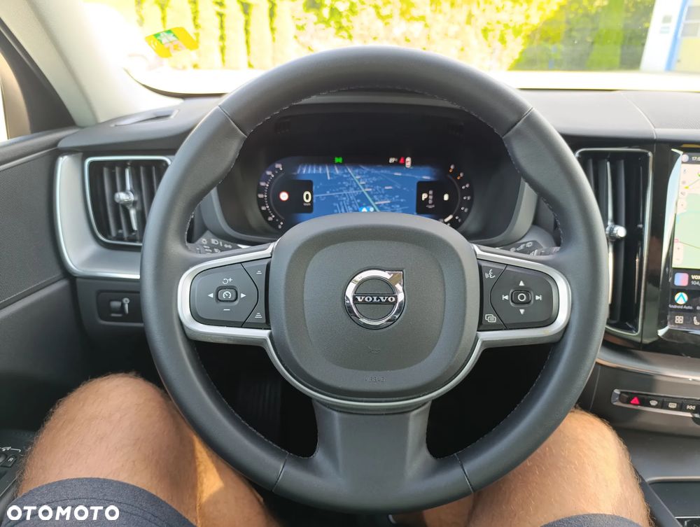 Volvo XC 60 B4 D Momentum Pro - 21