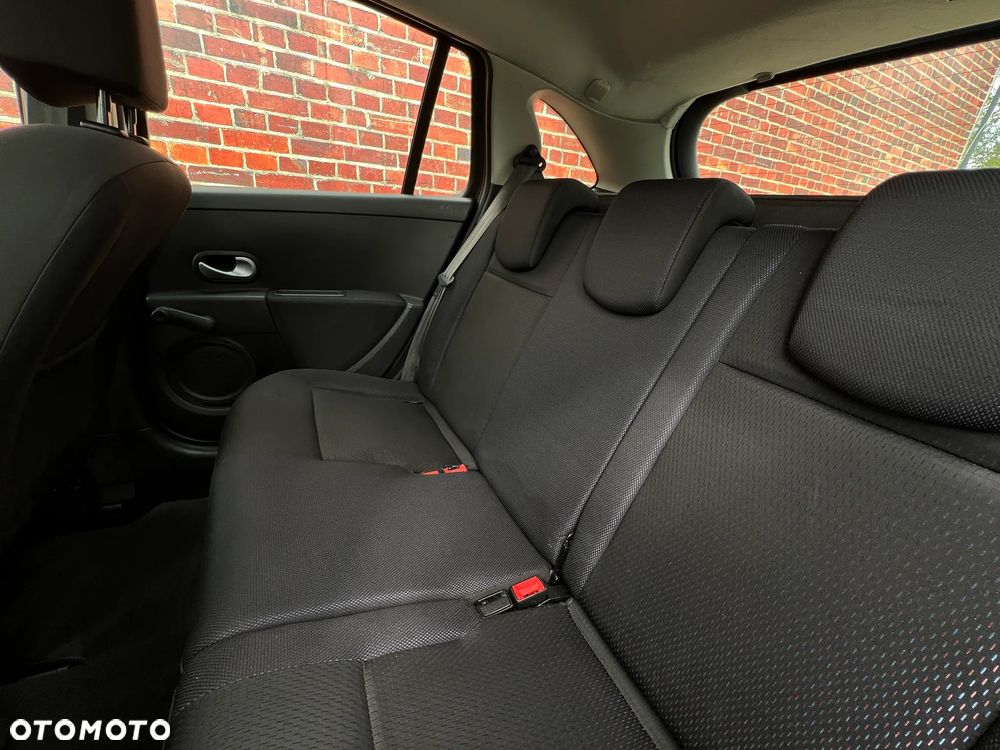 Renault Clio - 17