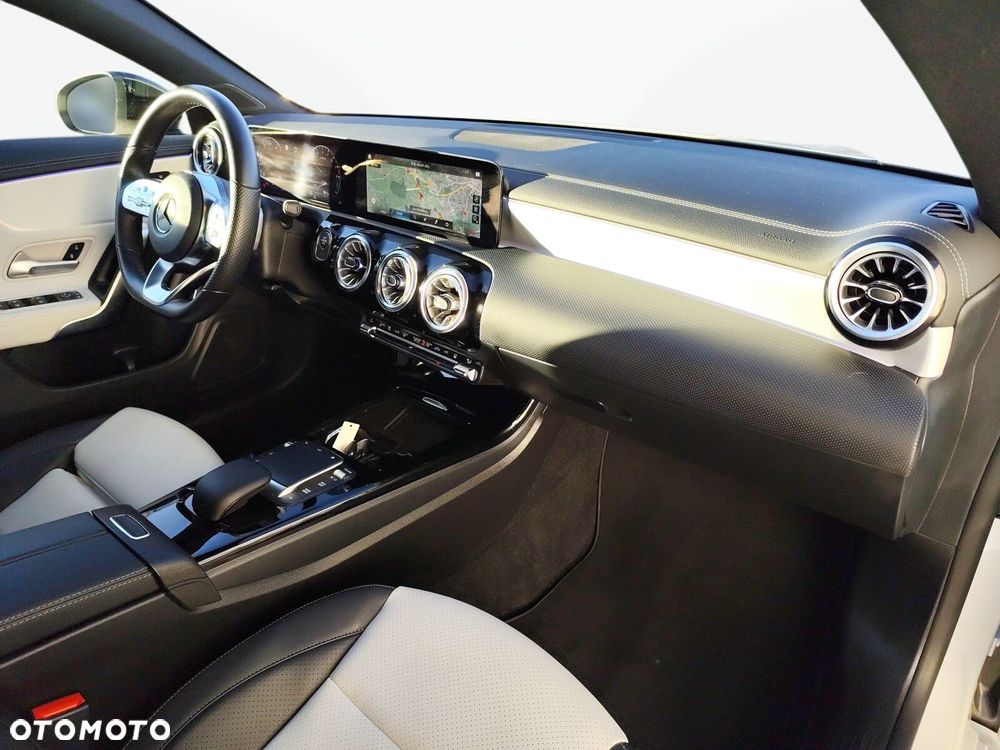 Mercedes-Benz CLA - 36