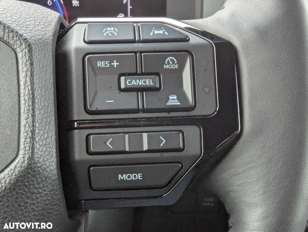 Toyota Land Cruiser 300 - 15