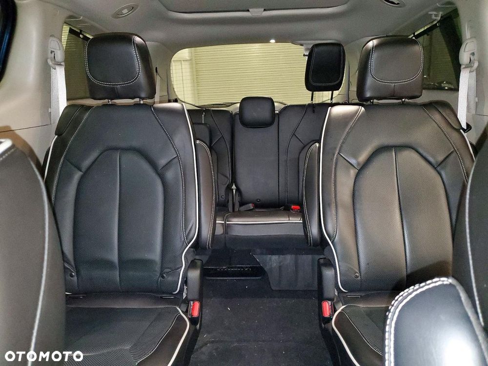 Chrysler Pacifica - 10