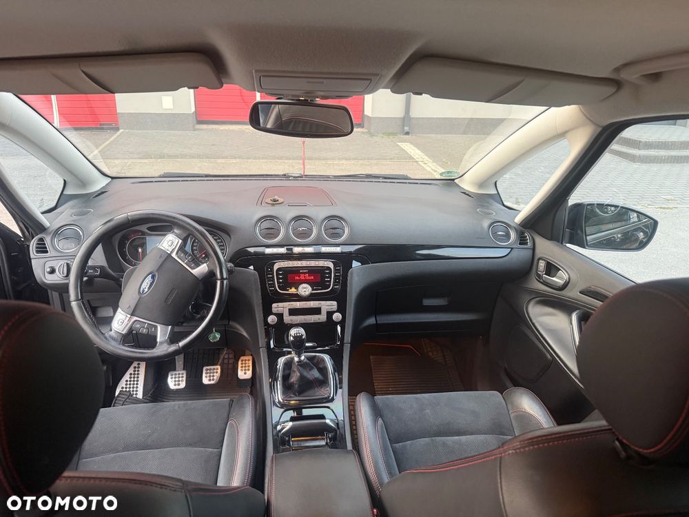 Ford S-Max - 17