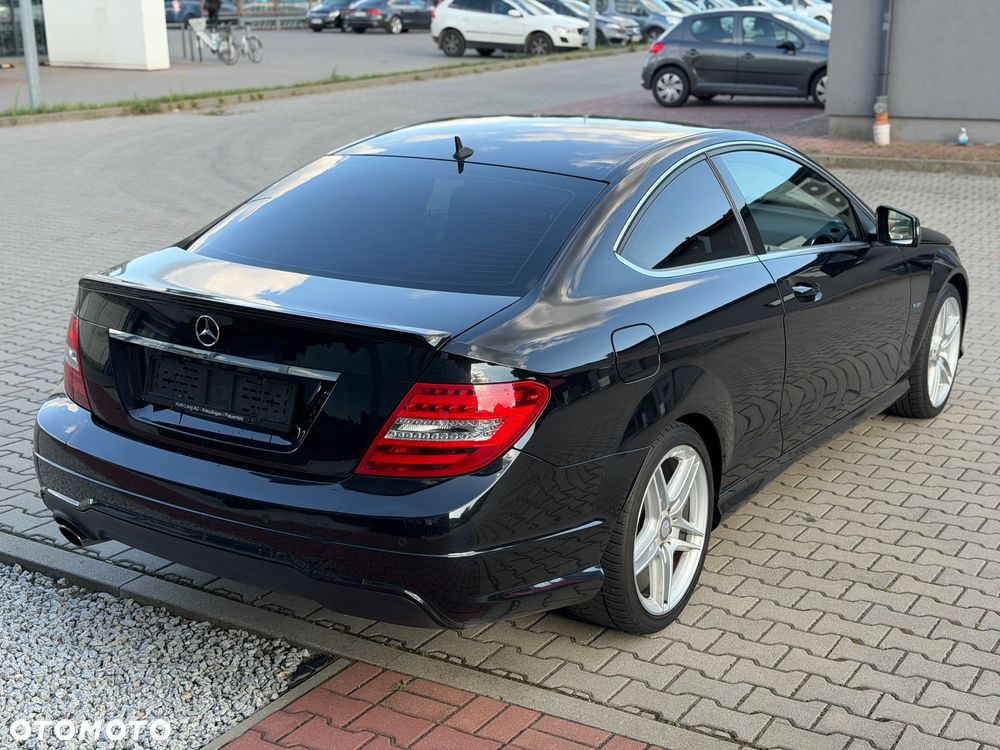 Mercedes-Benz Klasa C 180 CGI BlueEff - 9