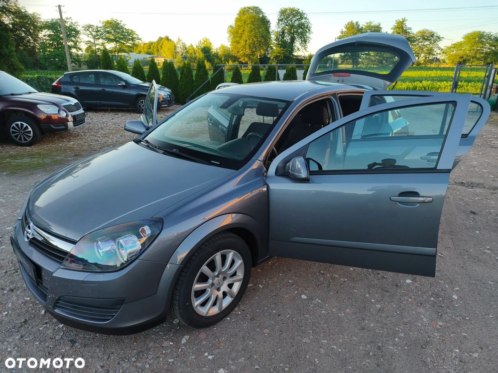 Opel Astra 1.6 Sport Easytronic - 24