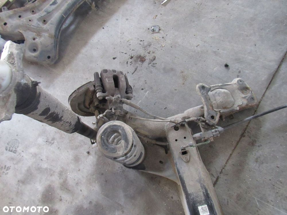 Seat Leon III 5F 2014 TYŁ ZAWIESZENIE OŚ - 2