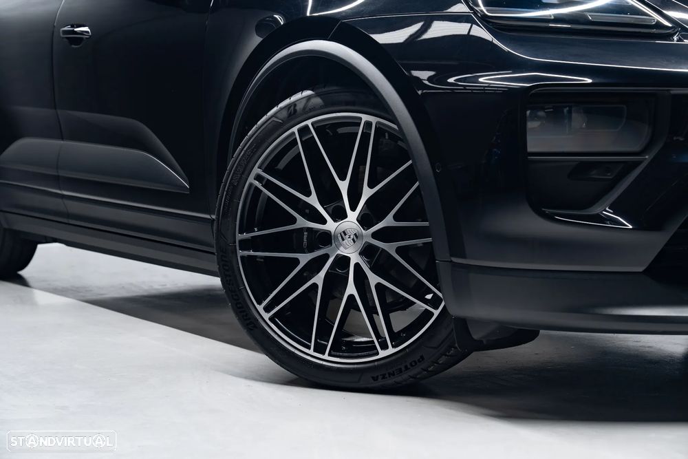 Porsche Macan Electric 4 - 4