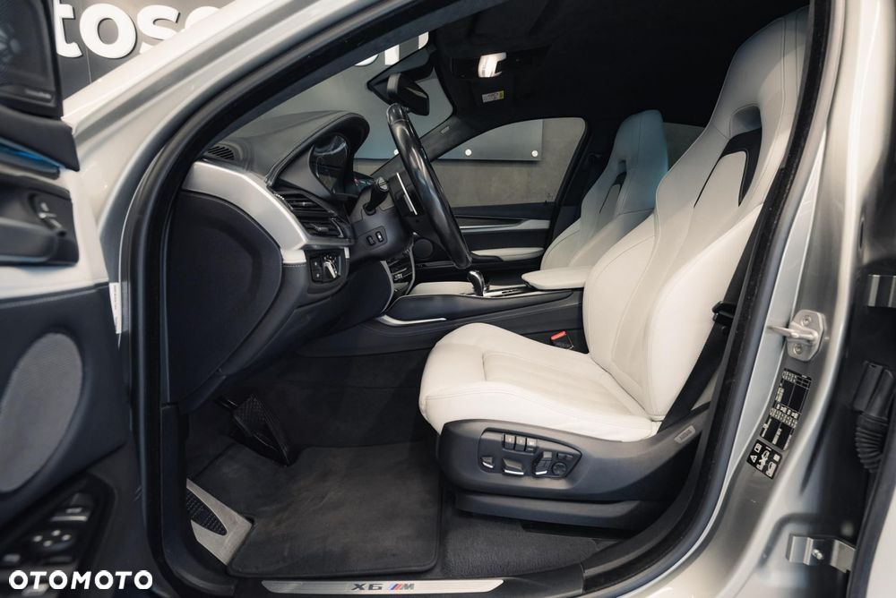 BMW X6M - 14