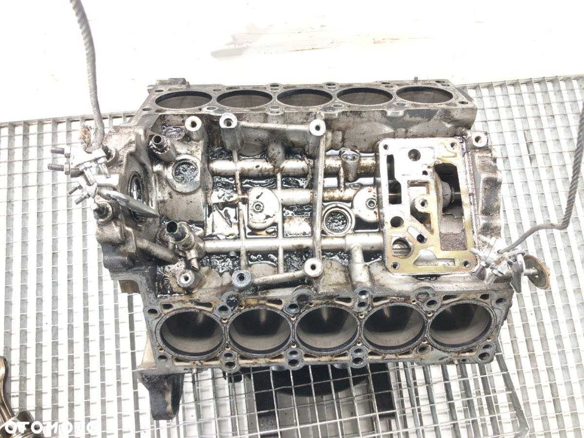 BLOK SILNIKA POD STOLIK TŁOKI - 680.00 PLN - VW TOUAREG (7LA, 7L6, 7L7) 2002 - 2013 5.0 V10 TDI 230 - 6