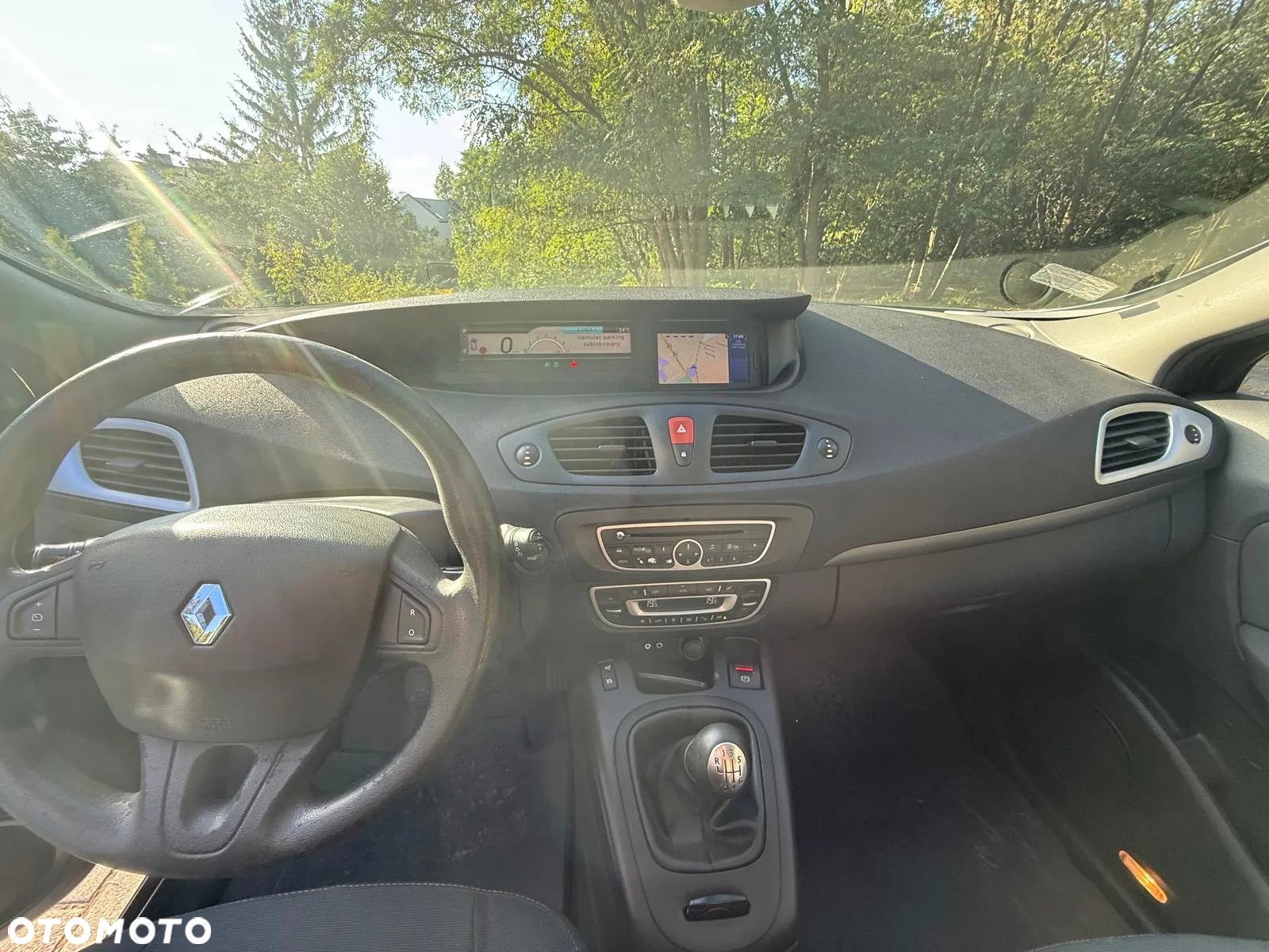 Renault Scenic 1.5 dCi Emotion - 7