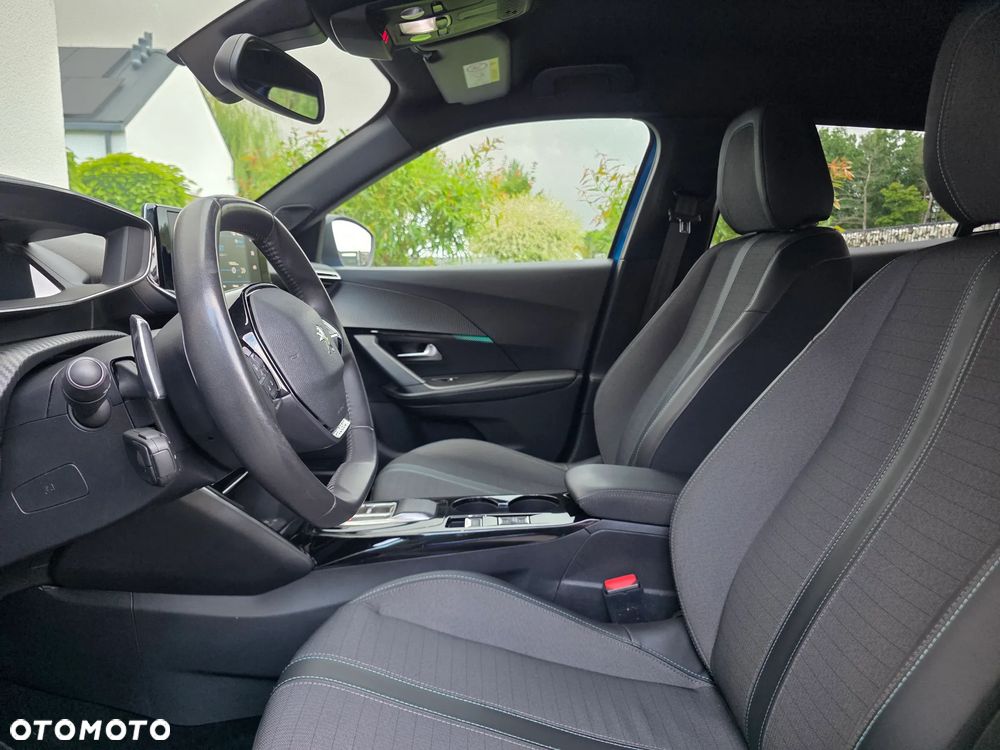 Peugeot 2008 1.2 PureTech Allure S&S EAT8 - 27