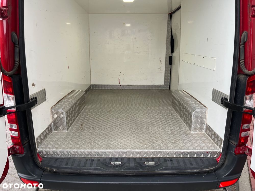 Mercedes-Benz Sprinter - 10