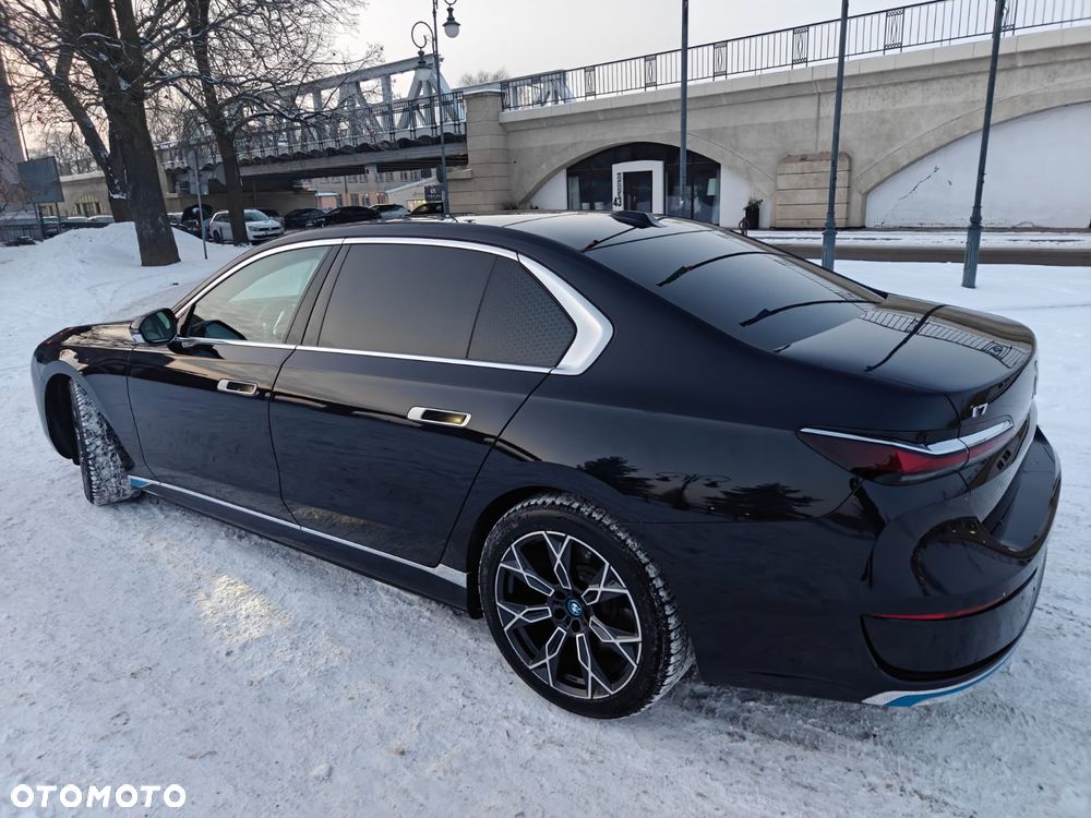 BMW i7 xDrive60 - 5