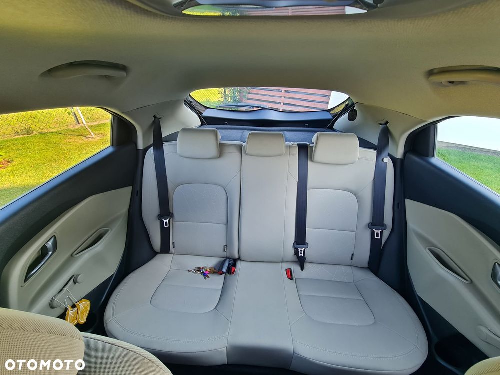 Kia Rio - 9