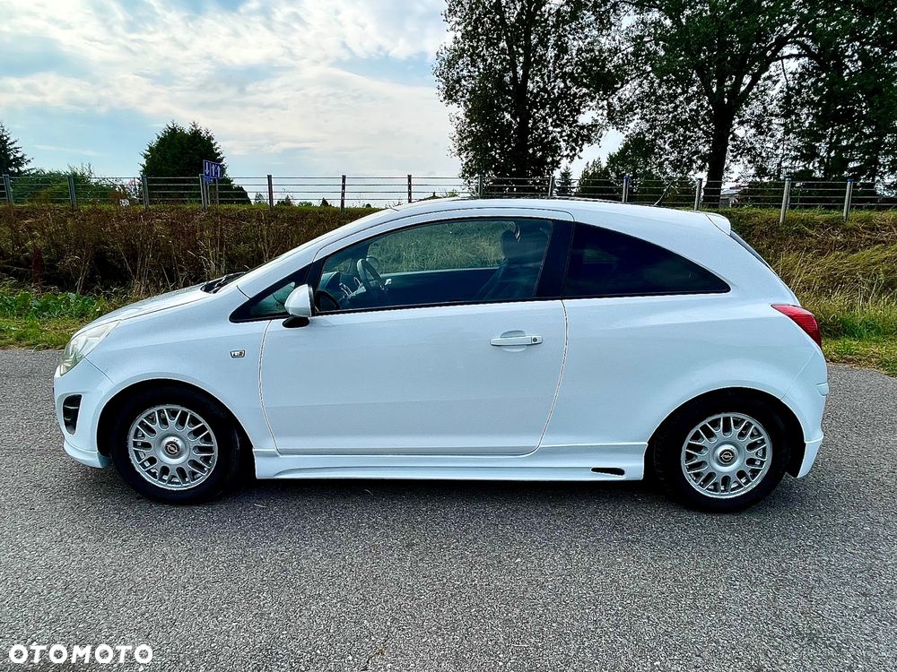Opel Corsa 1.4 16V Sport - 2