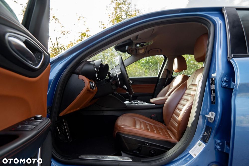 Alfa Romeo Giulia 2.0 Turbo Veloce Q4 - 14