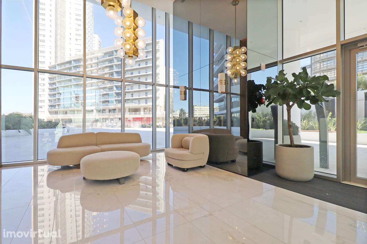 Apartamento de Luxo T2 no Infinity Tower em Campolide - Grande imagem: 2/22