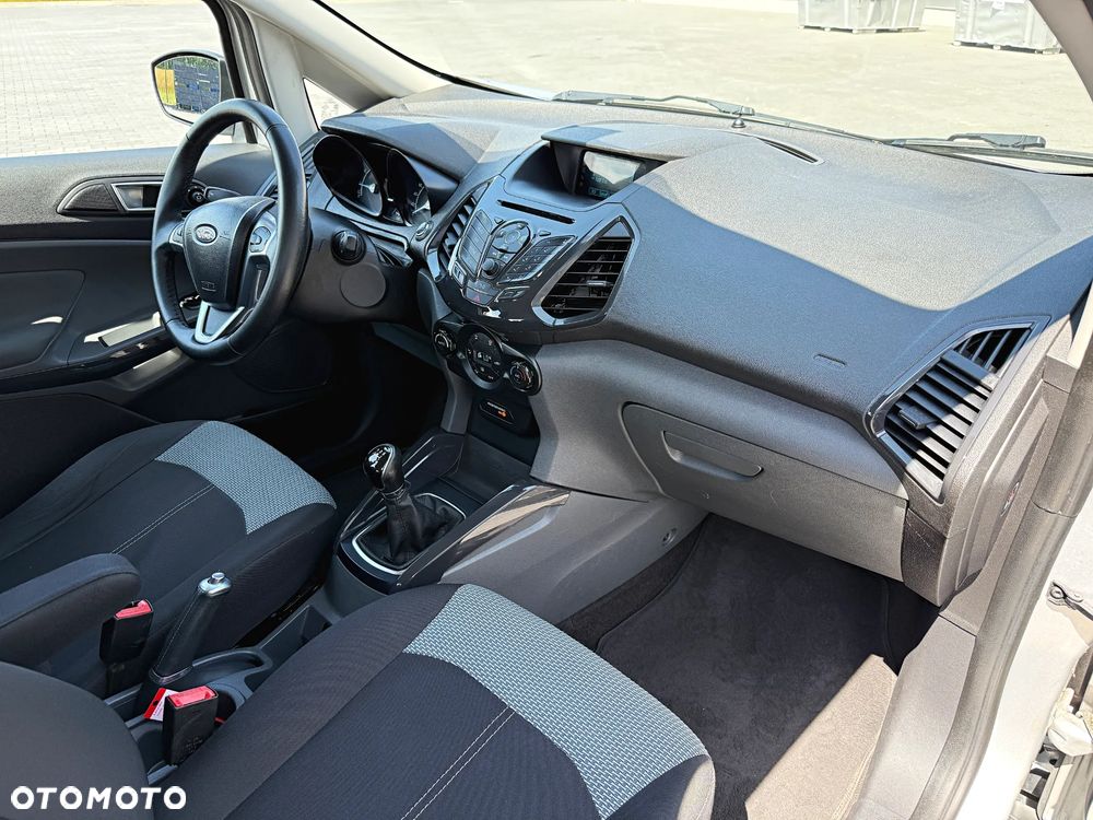 Ford EcoSport - 32