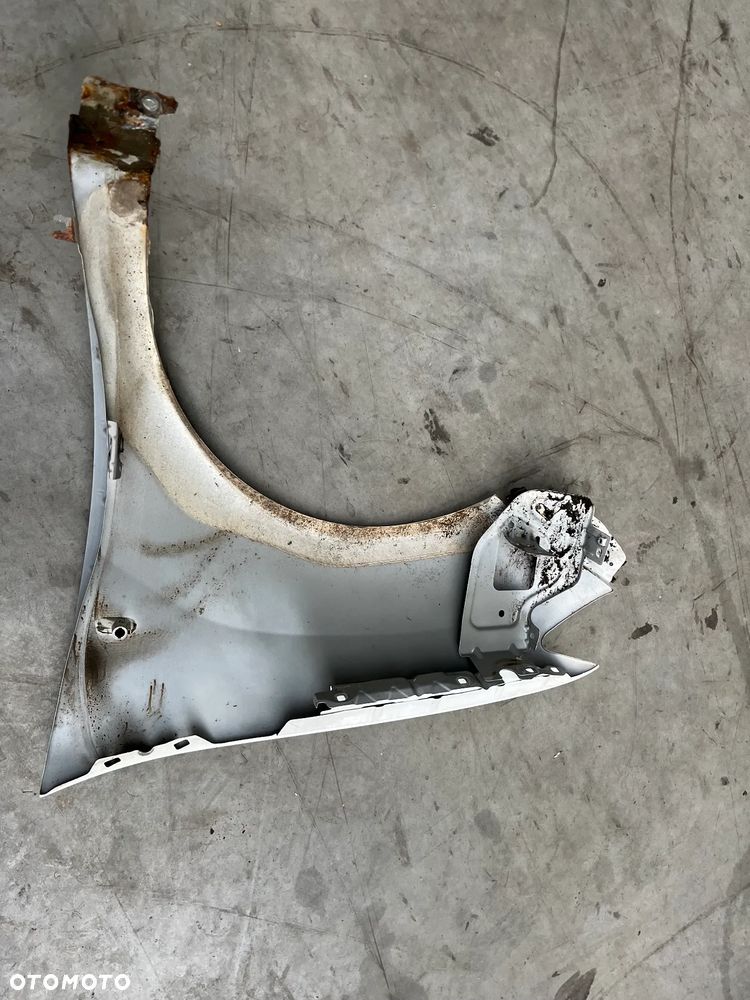 DACIA  LOGAN  SANDERO 13-20 BŁOTNIK PRZEDNI PRAWY  KOLOR; DV369 - 4