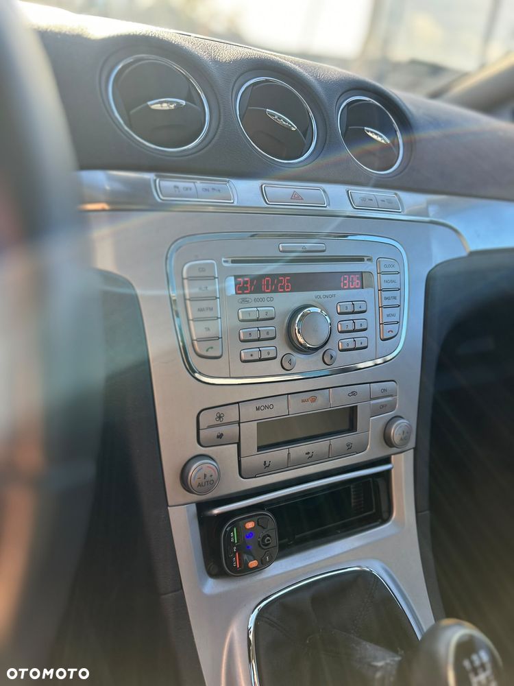 Ford S-Max - 8