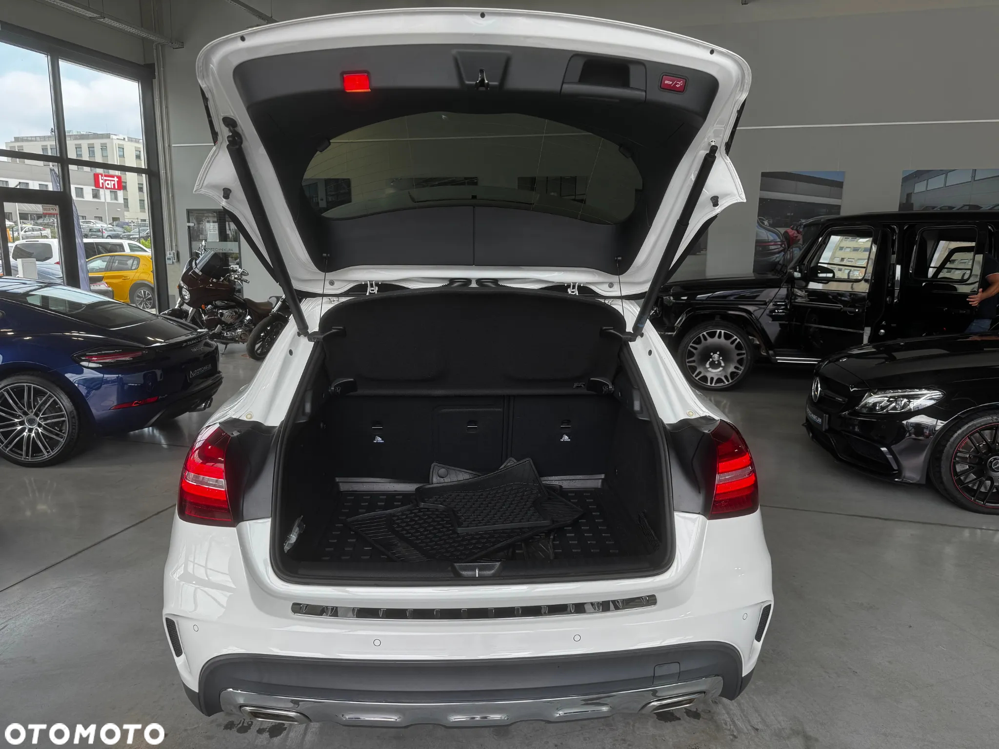 Mercedes-Benz GLA 200 7G-DCT AMG Line - 24