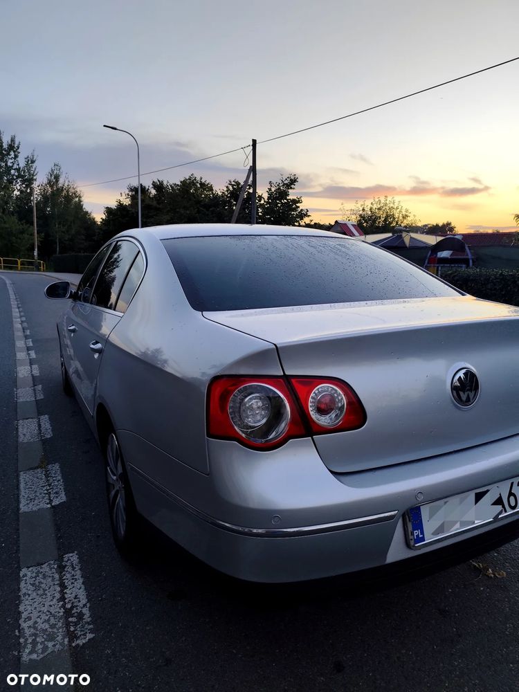 Volkswagen Passat - 13