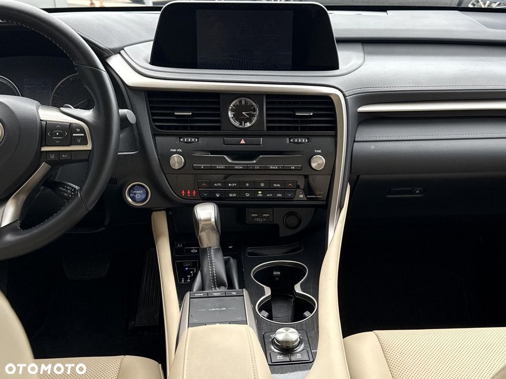 Lexus RX - 22