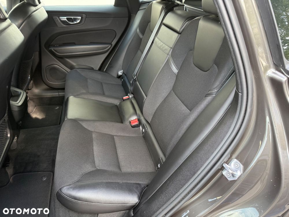 Volvo XC 60 D4 SCR Momentum - 26