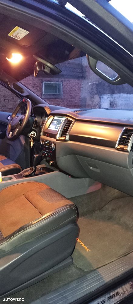 Ford Ranger Pick-Up 3.2 TDCi 4x4 Cabina Dubla LIMITED Aut. - 9