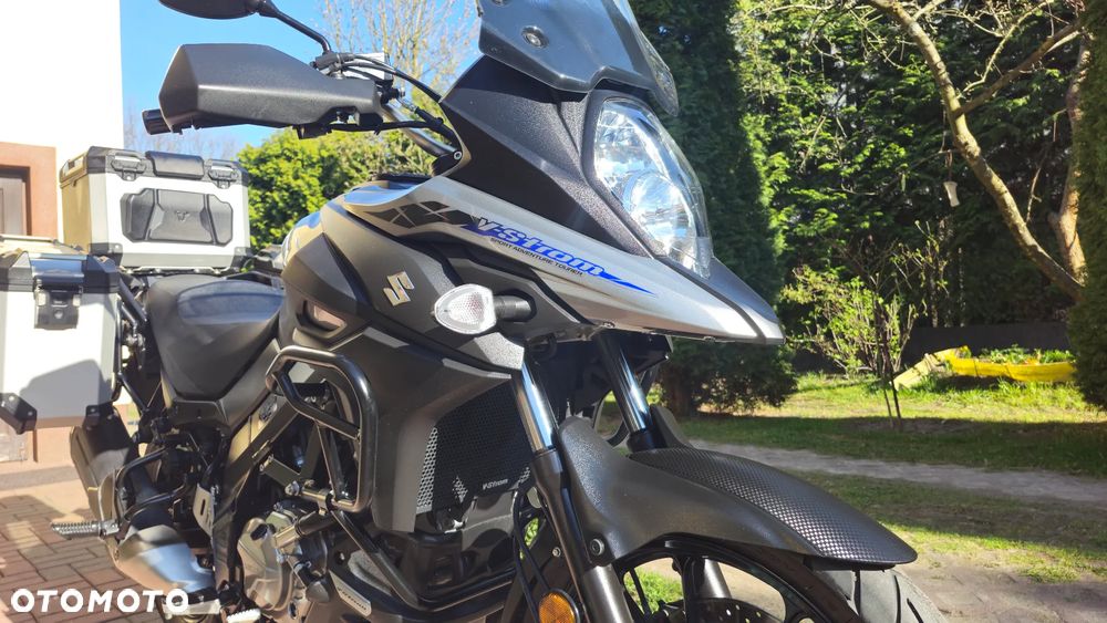Suzuki V-STROM - 12